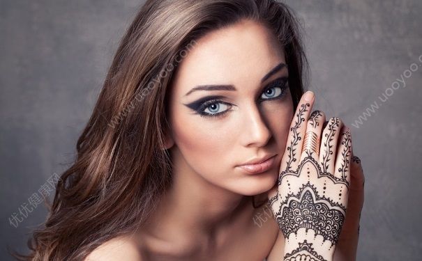 洗纹身后多久能沾水？洗纹身后要注意什么？[图]