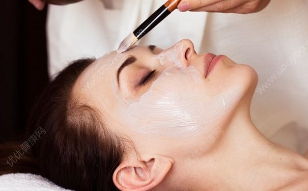 生理盐水敷脸会对皮肤有伤害吗？生理盐水敷脸的危害有哪些？(1)