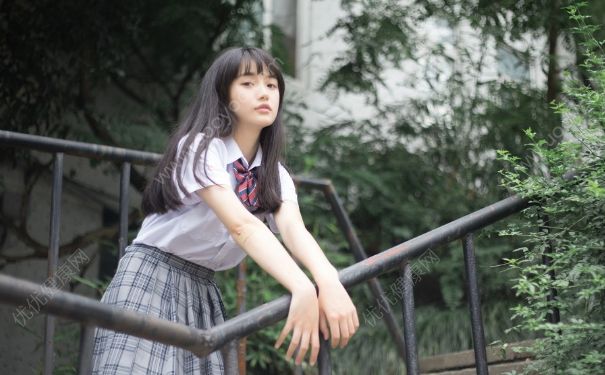 16岁女生胸部一大一小正常吗？16岁乳房一大一小怎么办？(3)
