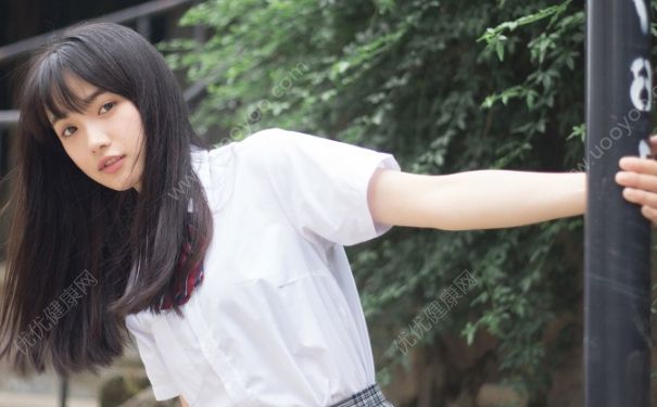 16岁女生胸部一大一小正常吗？16岁乳房一大一小怎么办？(2)