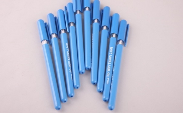 衣服上的圆珠笔印怎么洗掉？圆珠笔画在衣服上怎么洗掉