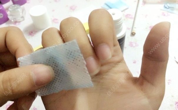 洗甲水怎么用？卸甲水的正确使用方法(1)