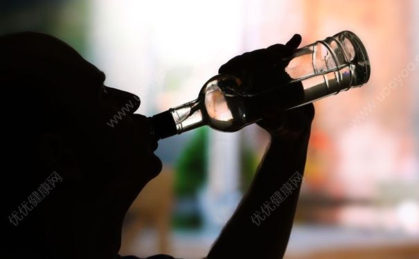 喝酒能吃消炎药吗？吃消炎药能喝酒吗？[图]