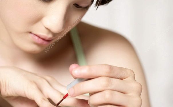 没有洗甲水怎么去除指甲油？没有卸甲油怎么卸指甲？(1)