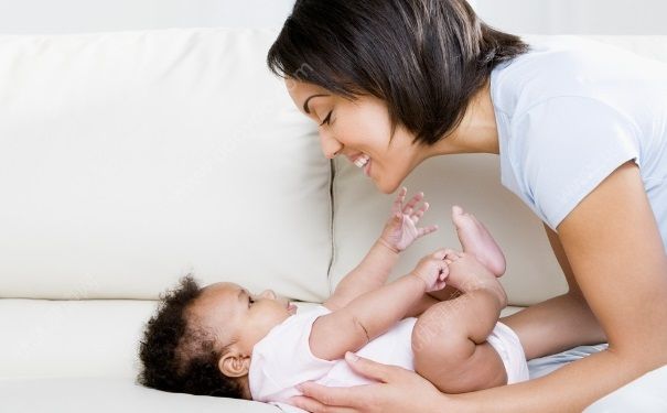 夏天宝宝可以睡凉席吗？夏天宝宝能睡凉席吗？[图]