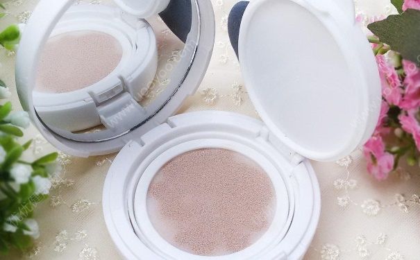 气垫霜和粉底哪个好用？气垫霜和粉底的区别(1)