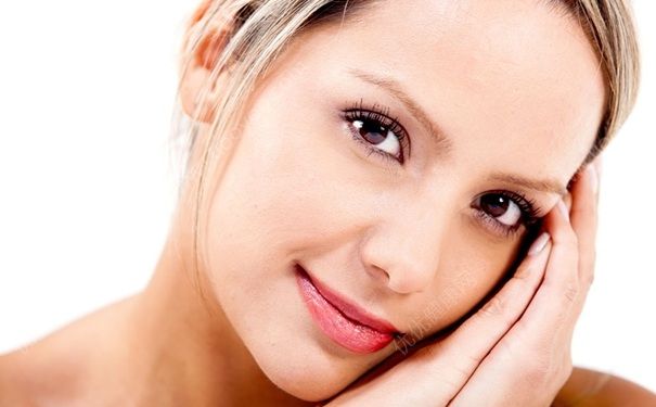 黑头和白头有什么区别？白头粉刺和黑头粉刺的区别(1)