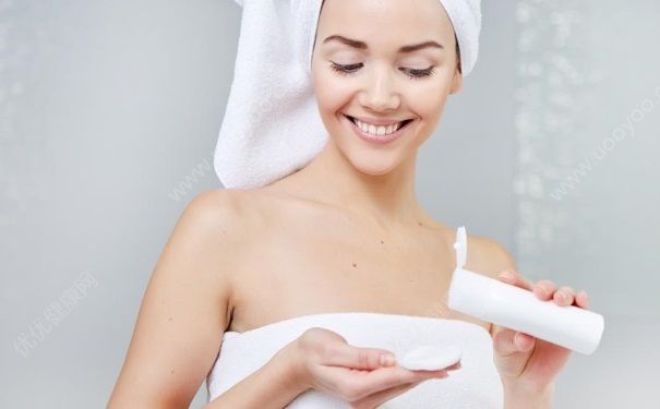 卸妆水和卸妆乳哪个更好呢？怎样挑选适合自己的卸妆产品？(1)