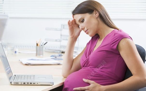 孕妇嘴巴干是什么原因？孕妇嘴巴干是怎么回事？(1)