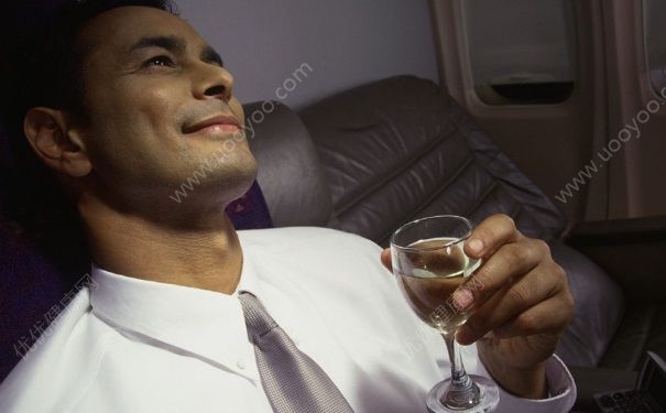 偏头痛能喝酒吗？喝酒对偏头痛有什么影响？[图]