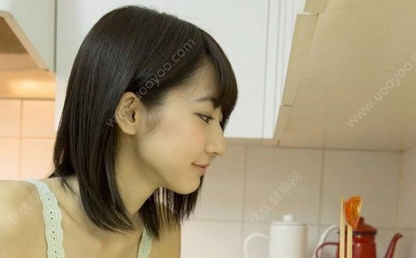 脖子有颈纹是什么原因？脖子有颈纹怎么消除？(4)