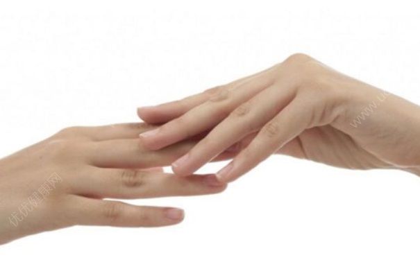 指甲起层是什么原因？指甲起层是怎么回事？[图]