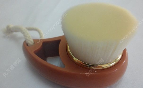 洁面刷会变大毛孔吗？洗脸刷会变大毛孔吗？(1)