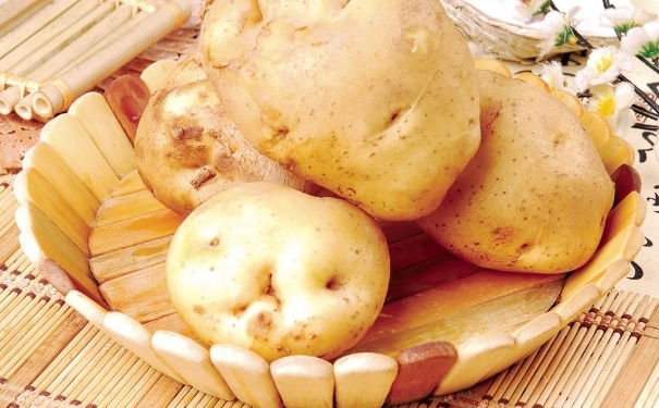 土豆敷脸有什么功效？土豆片敷脸的好处？(1)