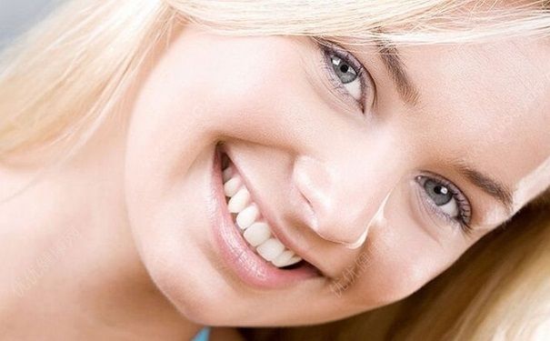 为什么牙缝会变黑？牙缝变黑是怎么回事？[图]