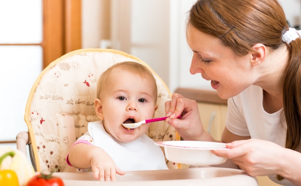 母乳和奶粉混合喂养好吗？母乳和奶粉混合喂养对宝宝好