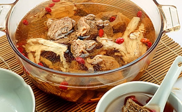肉桂泡水喝有什么功效？肉桂泡水喝有什么禁忌？(1)