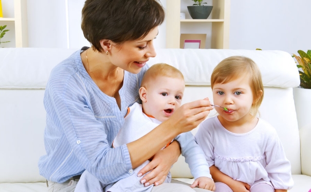 母乳和奶粉能一起吃吗？母乳和奶粉可以混着吃吗？[图]