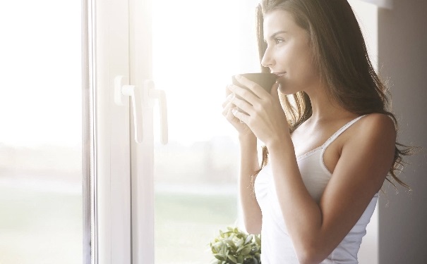 早上起床口苦是什么原因？早上起床口干是什么原因？[图]