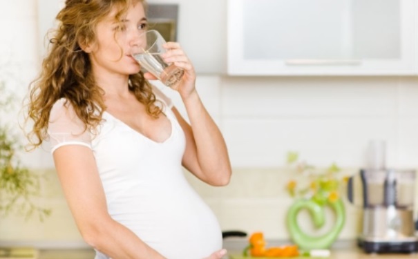 孕妇嗓子痒咳嗽怎么办？孕妇嗓子痒老想咳嗽怎么办？(1)