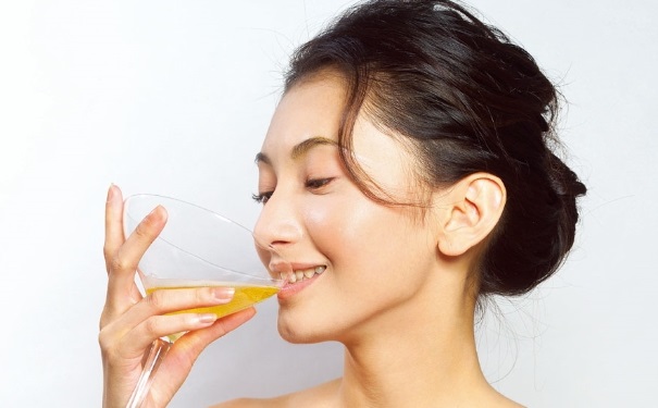 头发黄吃什么能变黑？头发黄吃什么好？(1)