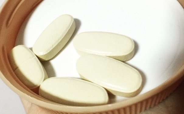 宝宝补钙吃什么钙片好？宝宝补钙吃什么钙片好吸收？(1)