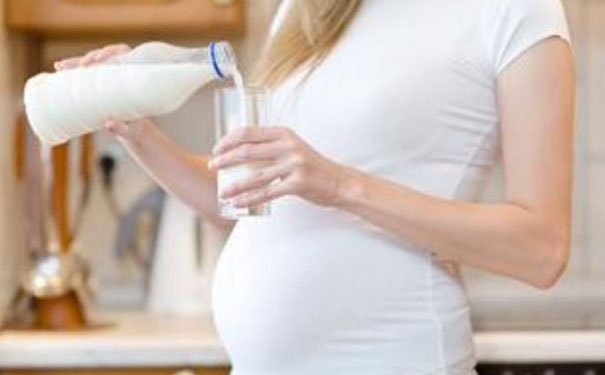 孕妇胃痛可以喝牛奶吗？孕妇胃痛喝牛奶好吗？(1)