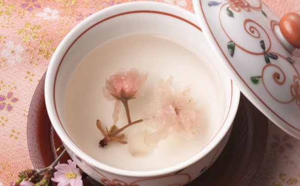 喝花茶有什么好处？喝花茶的好处和坏处(1)