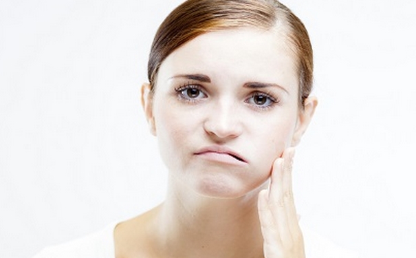 油性皮肤的特征 油性皮肤是什么样的？(1)