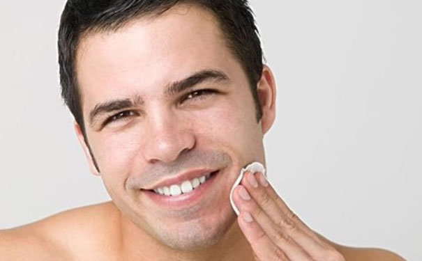 男士爽肤水有用吗？男的爽肤水的作用大吗？(1)