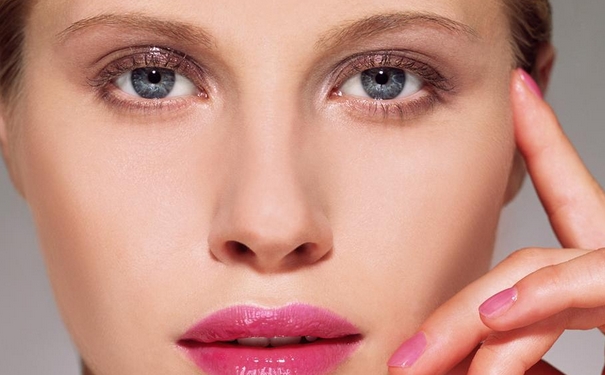 用护肤品皮肤刺痛怎么回事？用护肤品脸上刺痛发红怎么办？(1)