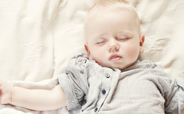 新生儿感冒咳嗽怎么办？新生儿感冒咳嗽怎么办速效办法？(1)