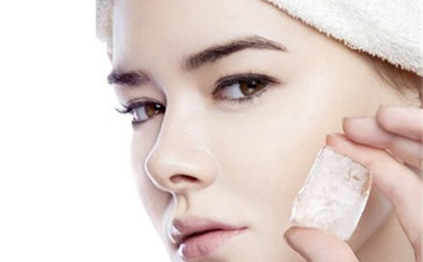 眼睛肿了冰敷可以吗？眼睛肿了能用冰块敷吗？(1)