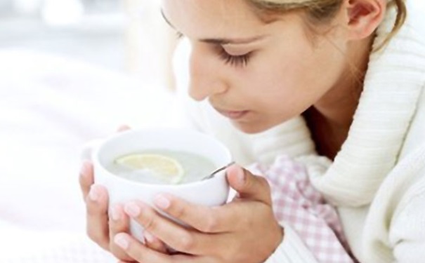 女性怕冷是啥原因？女性怕冷是怎么回事？[图]