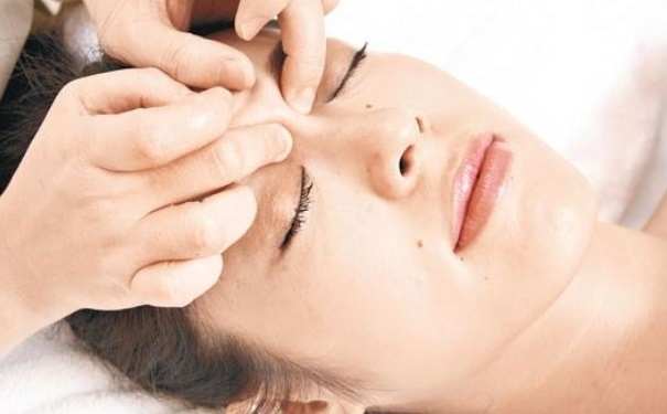 遮眼袋用什么？眼袋用什么遮盖？(1)