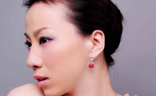 鼻子痒是怎么回事？鼻子很痒怎么回事？(1)