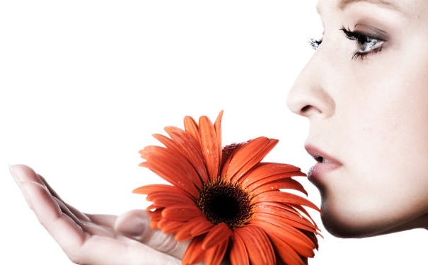 卵巢囊肿是怎么引起的？女性卵巢囊肿怎么回事？[图]