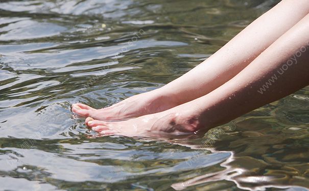 洗澡前泡脚好还是洗澡后？泡脚是洗澡前还是洗澡后？(1)