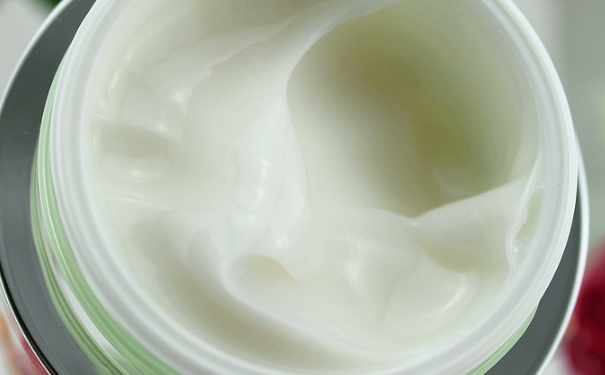 面霜和乳液有什么区别？乳液和面霜的区别(1)
