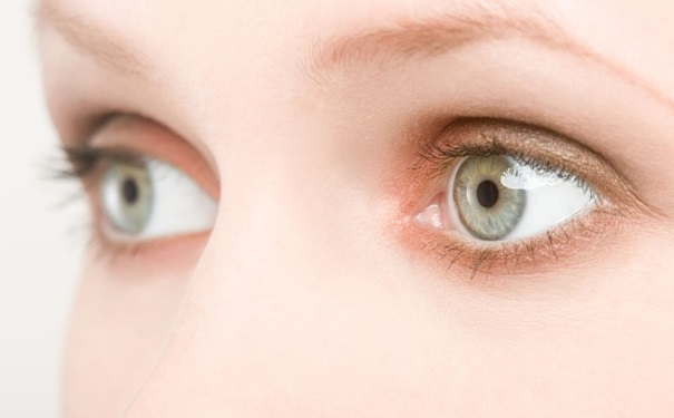 眼睛变大的有什么方法？眼睛自然变大的方法(1)