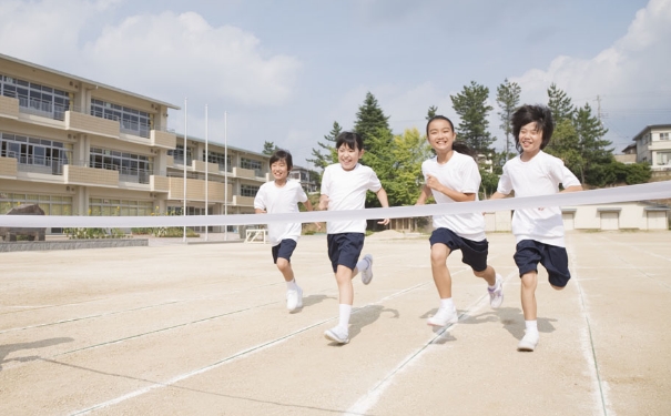 小孩膝盖疼是怎么回事？小孩膝盖痛是什么原因？(1)