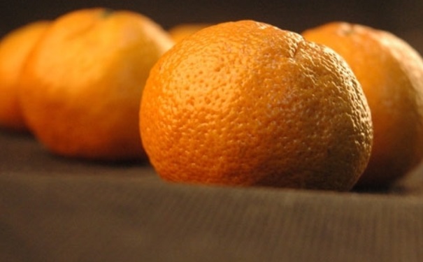 橘子皮泡脚有什么好处？橘子皮泡脚的功效有哪些？[图]