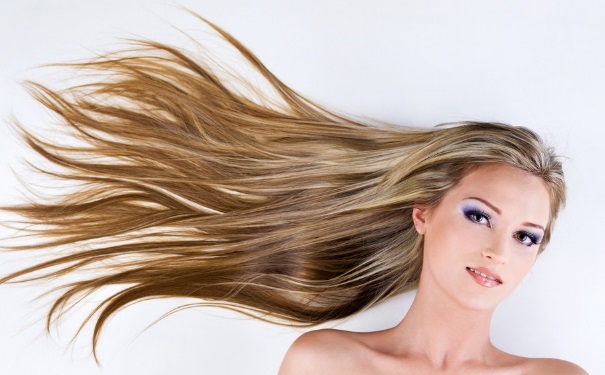 头发变色是怎么回事？头发变色的原因[图]