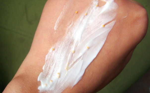 身体乳用完要洗掉吗？身体乳用完后需要洗吗？(1)