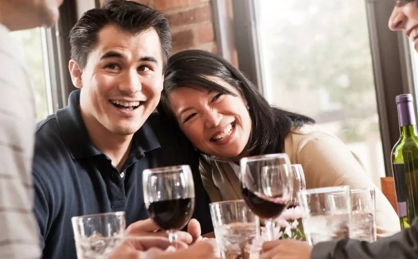 喝酒容易脸红是怎么回事？喝酒容易脸红怎么回事？[图]