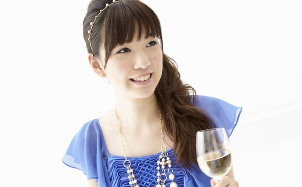 喝酒后眼睛红是什么原因？喝酒眼睛充血是怎么回事？[图]