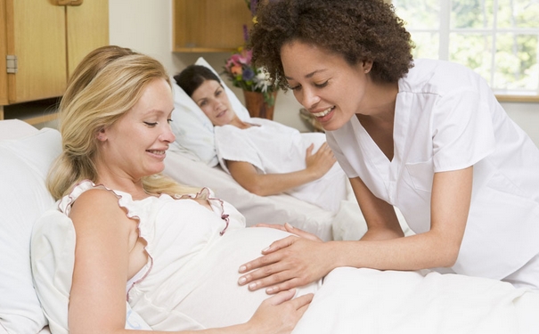 怀孕白带有血丝是什么原因？怀孕初期白带褐色[图]