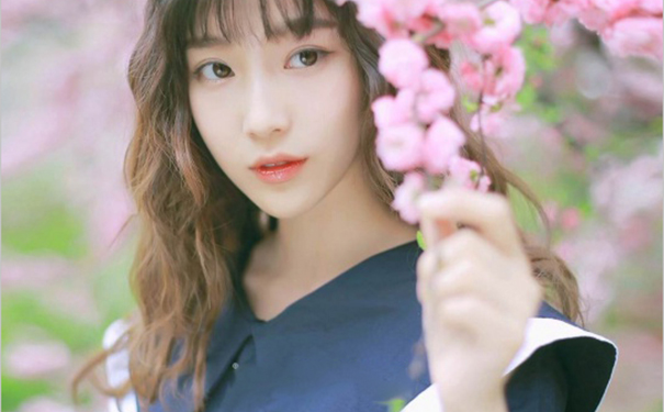 月经初潮有什么症状？月经初潮的前兆(1)