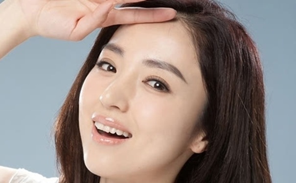 额头长痘痘怎么办？额头痘痘去除小窍门有哪些？(1)
