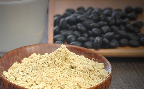 黑豆磨成粉能冲着喝吗？黑豆磨成粉开水冲吗？(1)
